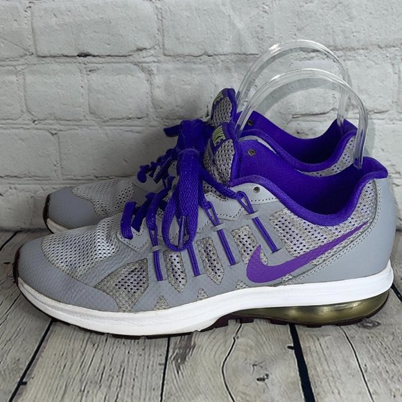 WOMEN'S NIKE MAX DYNASTY RUNNING SHOES - Picture 1 of 13